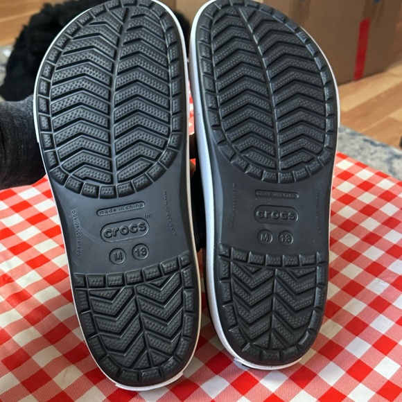 Crocs clogs Men’s black sandals size 13 - Picture 4 of 10